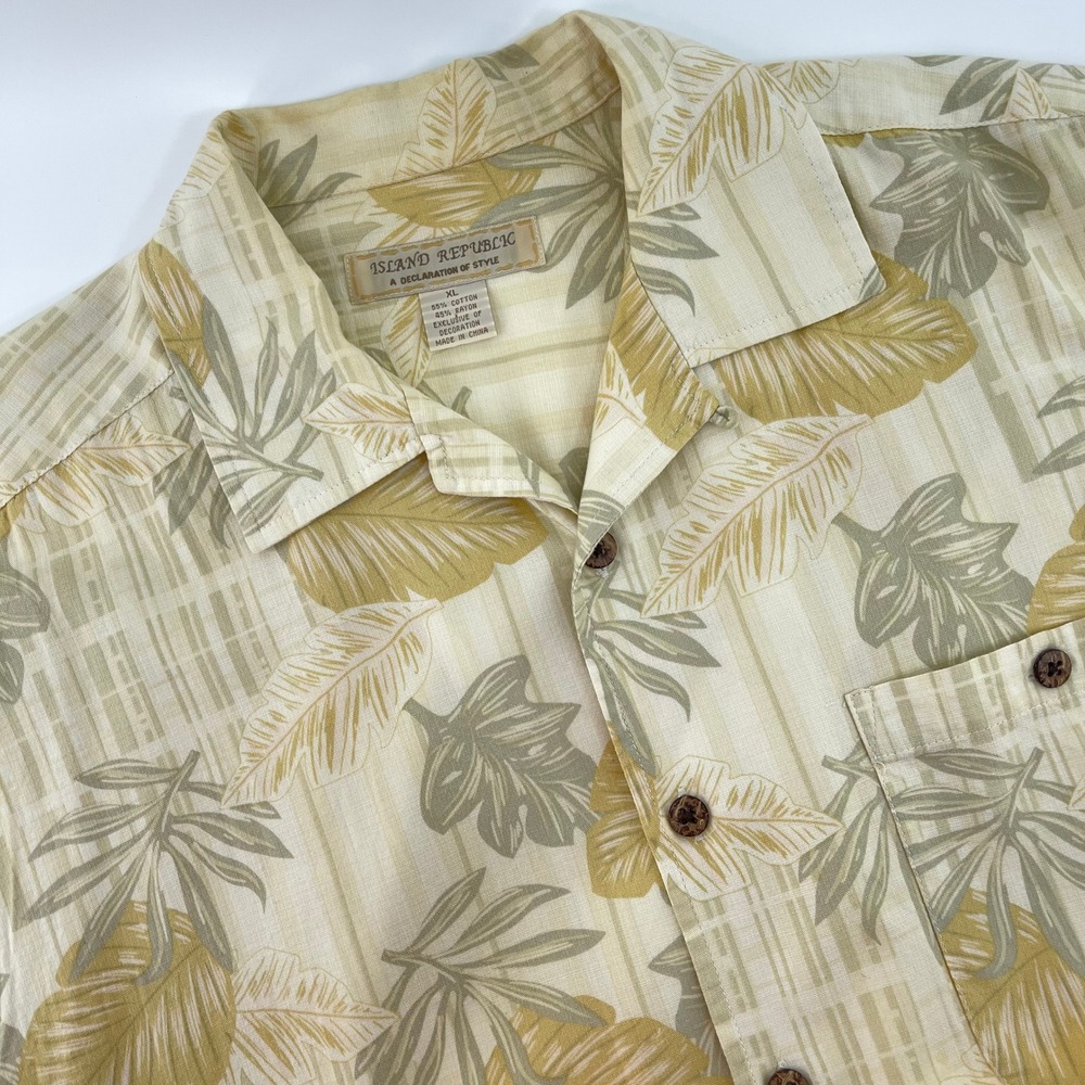 Island Republic Mens XL Hawaiian Shirt Tropical Leaf Print Short Sleeve Button